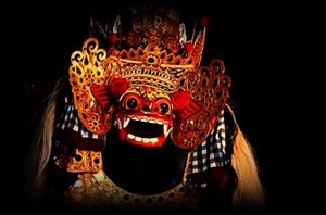 barong digambarkan sebagai sosok setan yang jahat dalam kepercayaan bali
